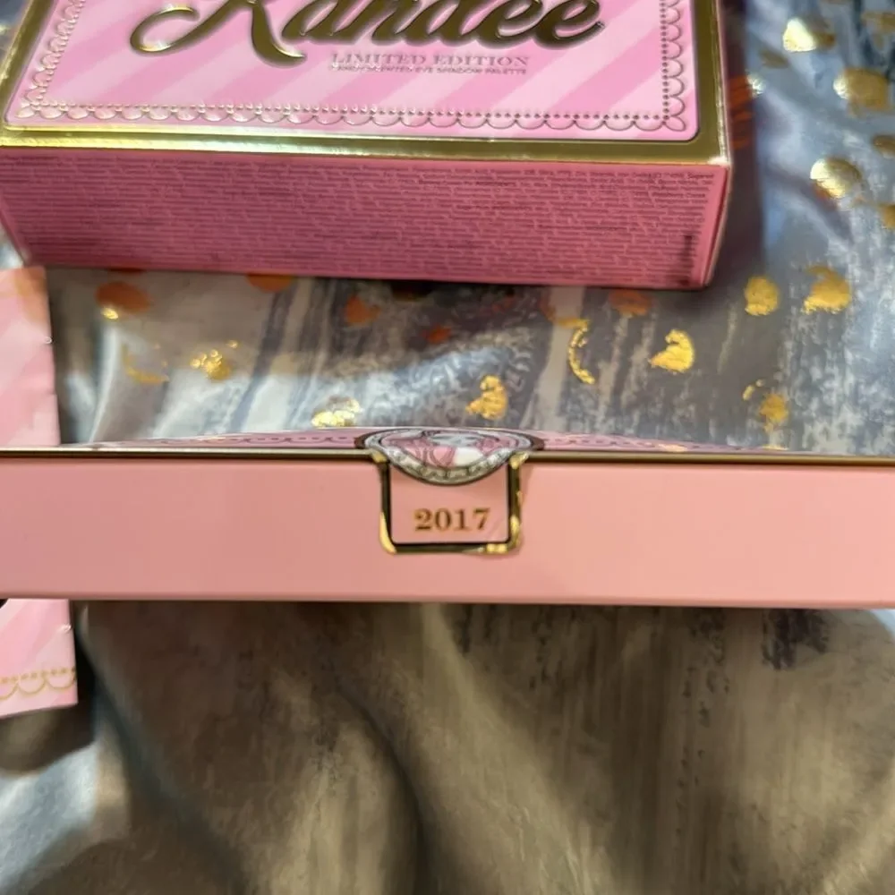 Too faced I want kandee eyeshadow palette limited edition make up